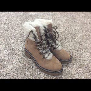 Moments size 6 furry brown boots slightly used